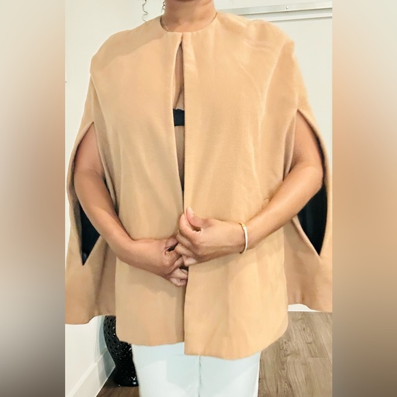 Tan cape - Picture 2 of 4